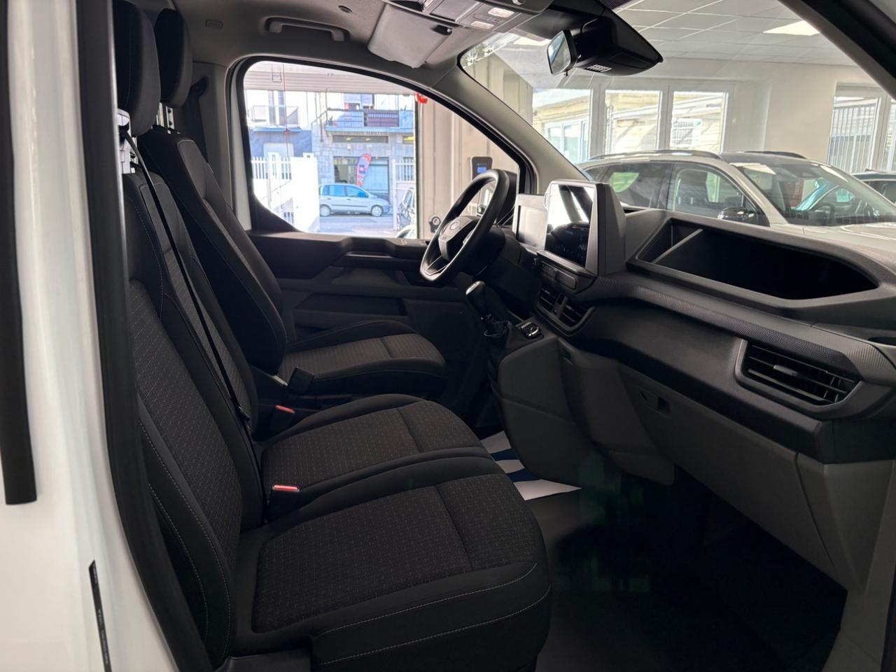 Ford Transit Custom 320 2.0 EcoBlue 136CVCombi 9 POSTI €24900+IVA