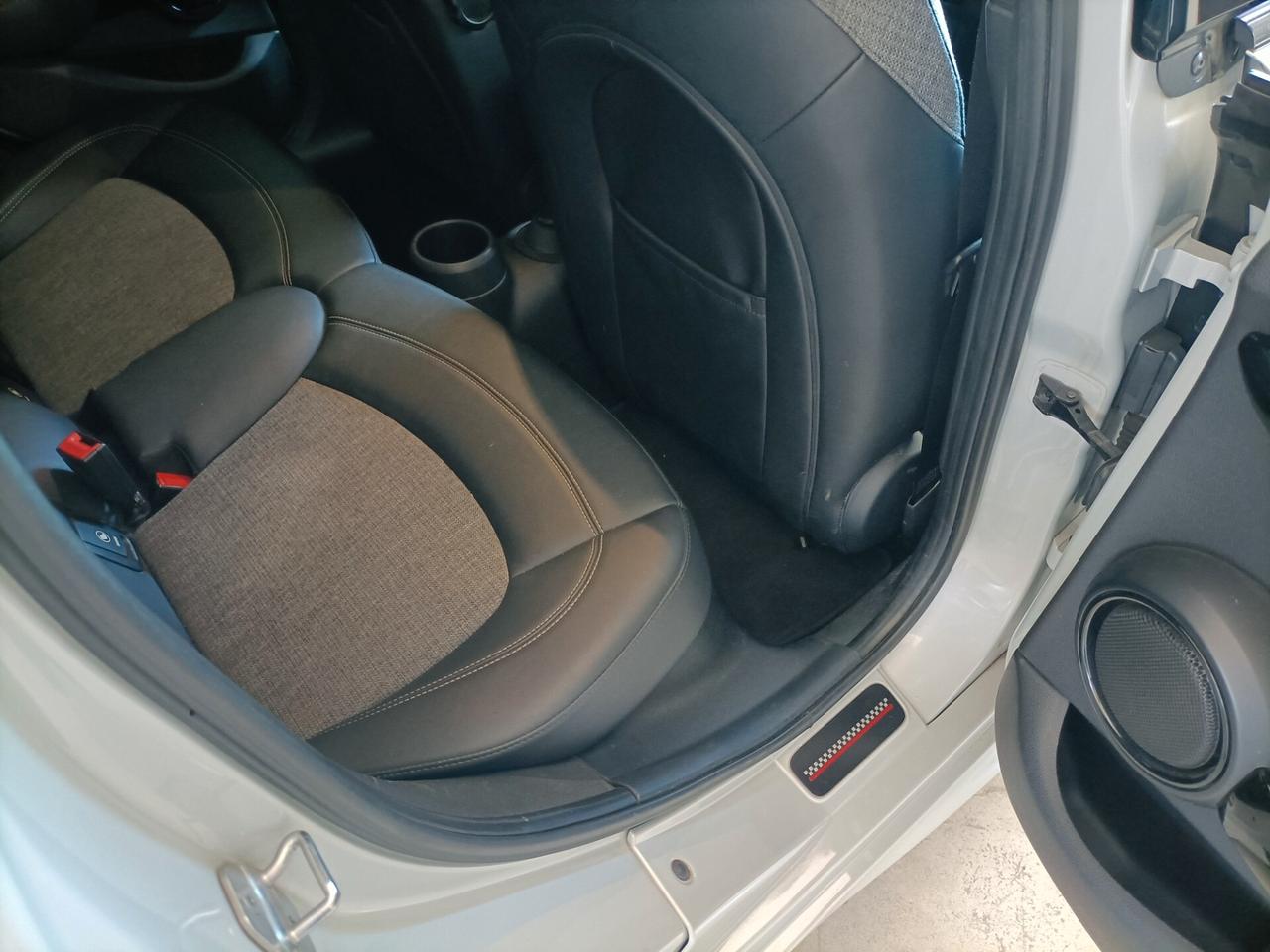 Mini Mini 2.0 Cooper SD Hype Auto 5 porte 01/2017