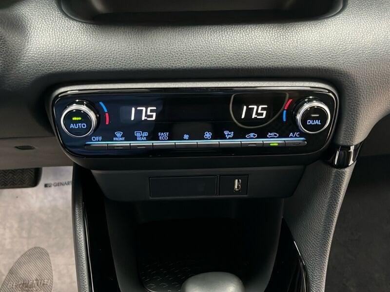 Toyota Yaris Hybrid Lounge MY22