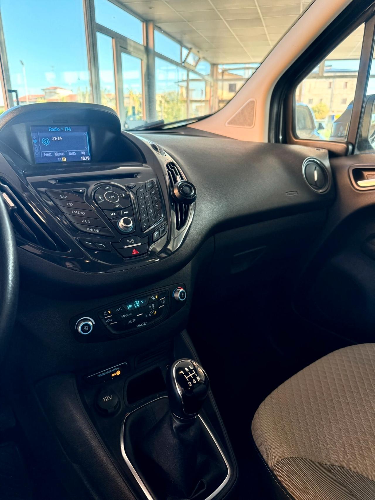 Ford Tourneo Courier 1.5 TDCI 75 CV Titanium