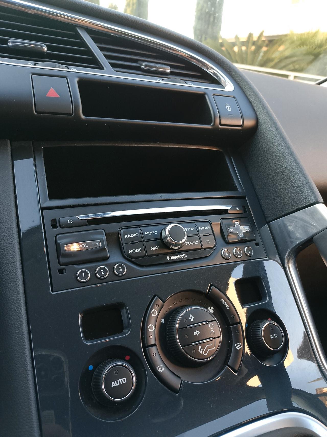 Peugeot 3008 1.6 HDi 115CV Allure