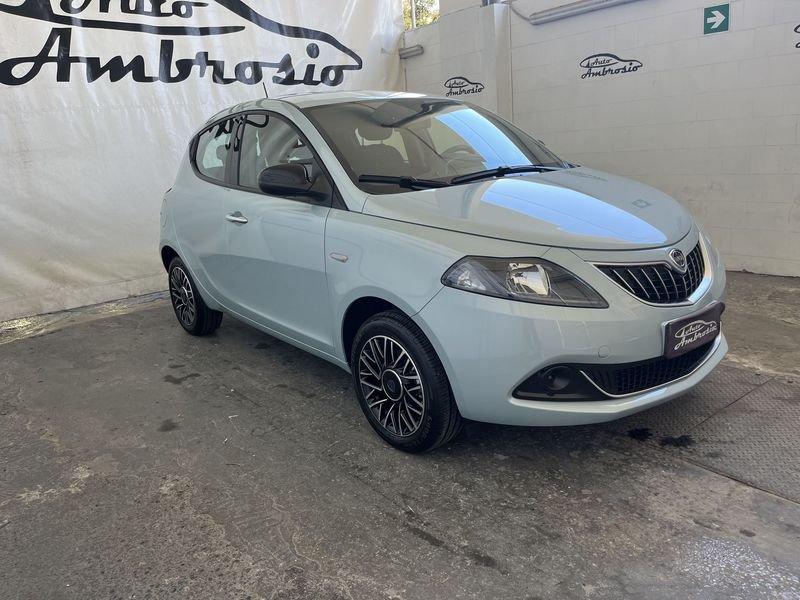 Lancia Ypsilon 1.0 FireFly 5 porte S&S Hybrid Platino TUA DA 159,00 al mese