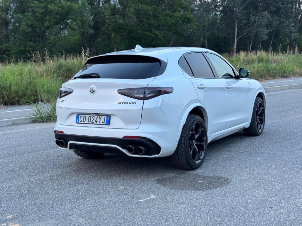 Alfa Romeo Stelvio 2.9 Bi-Turbo V6 510 CV AT8 Quadrifoglio