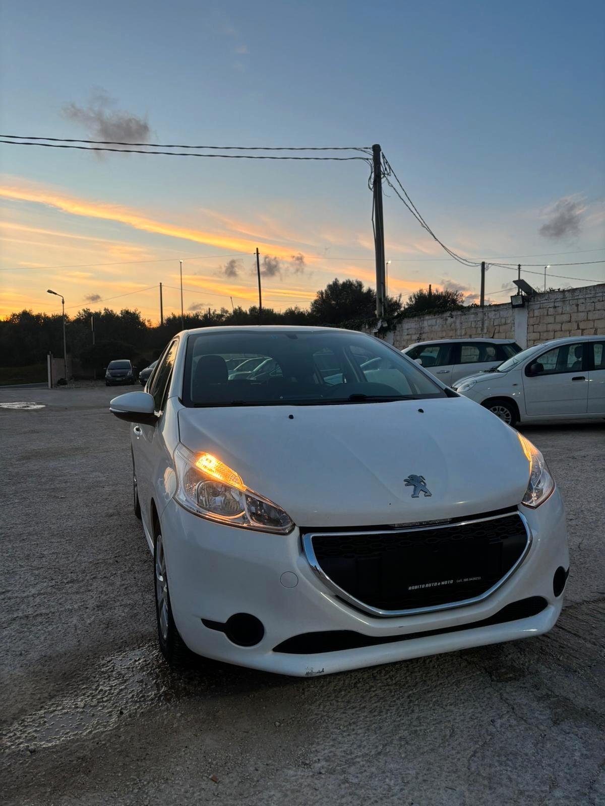 Peugeot 208 1.4 HDi 68 CV 5 porte Allure