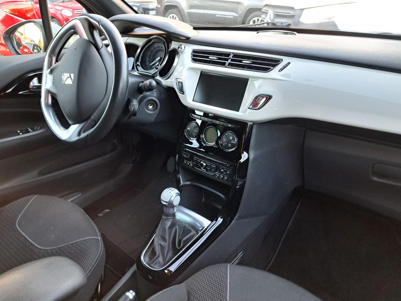 DS DS3 1.6 VTi 120 Just Black