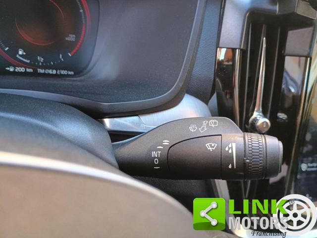 VOLVO V60 D3 Geartronic Momentum Business