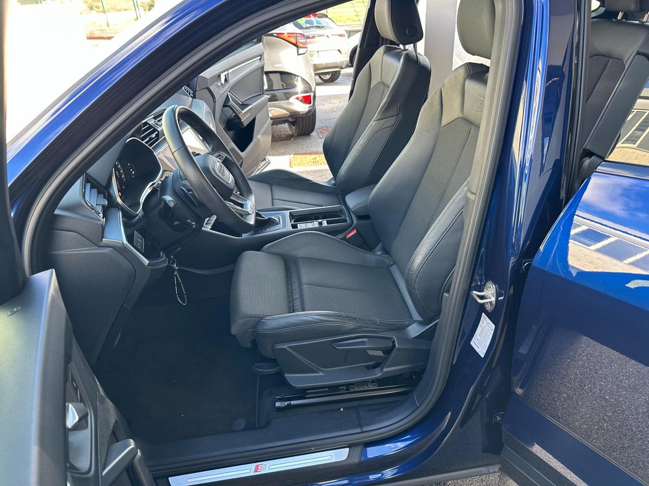 Audi Q3 Sportback 35 2.0 tdi Identity Black s-tronic