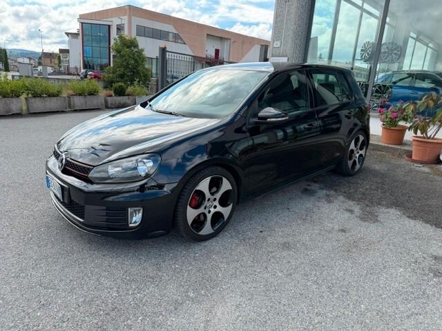 Volkswagen Golf GTI 2.0 TSI 5p.