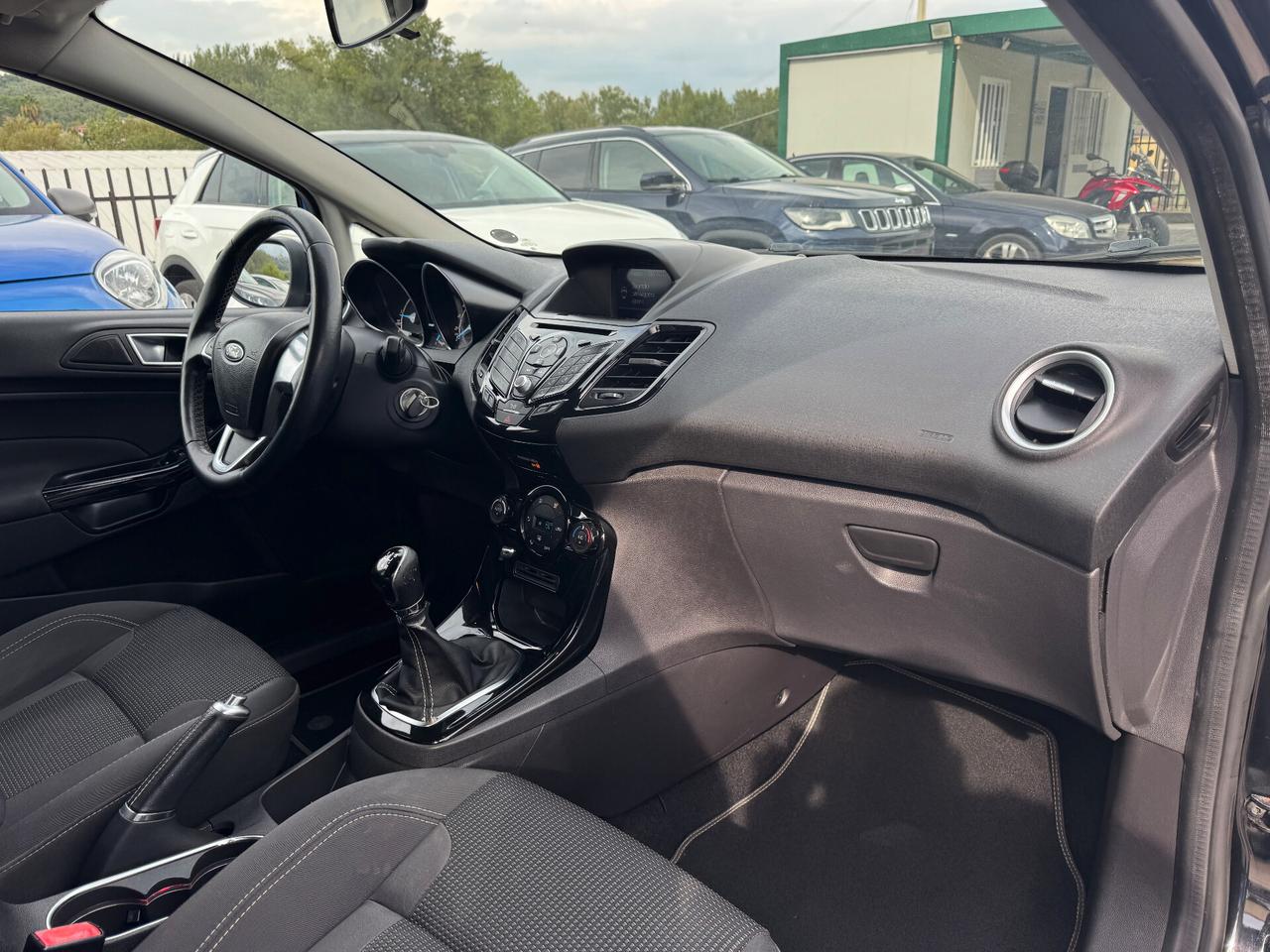 Ford Fiesta 1.5 TDCITITANIUM /NAVY/SYNC/2017