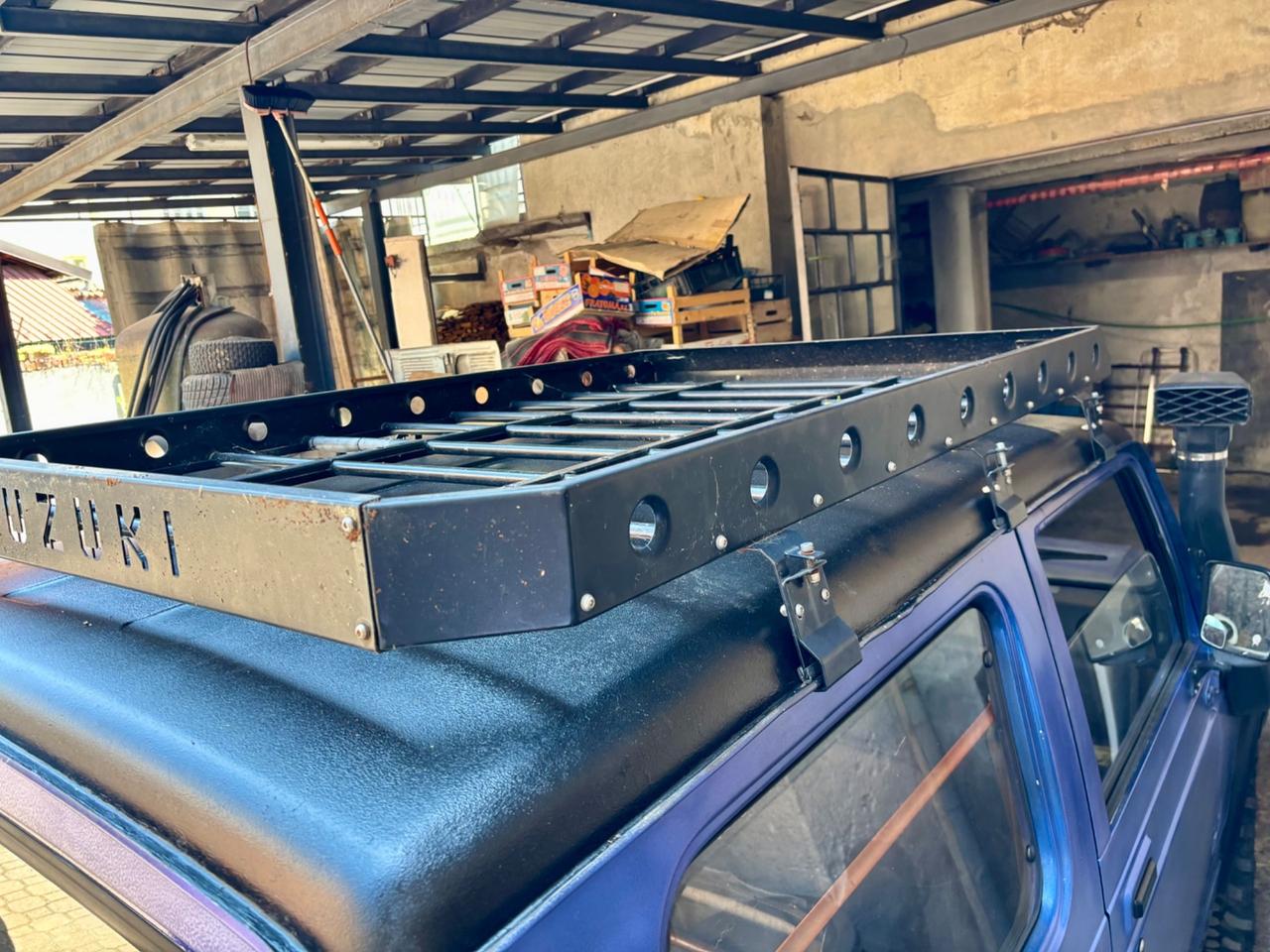 Suzuki SJ 413 SJ413 Berlina De Luxe