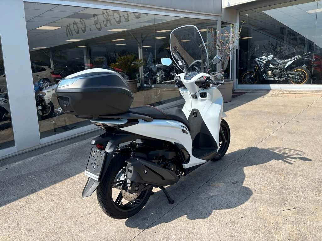 Honda SH 350 2026 / SOLO 1.000 KM Tua a solo 59 Euro al mese