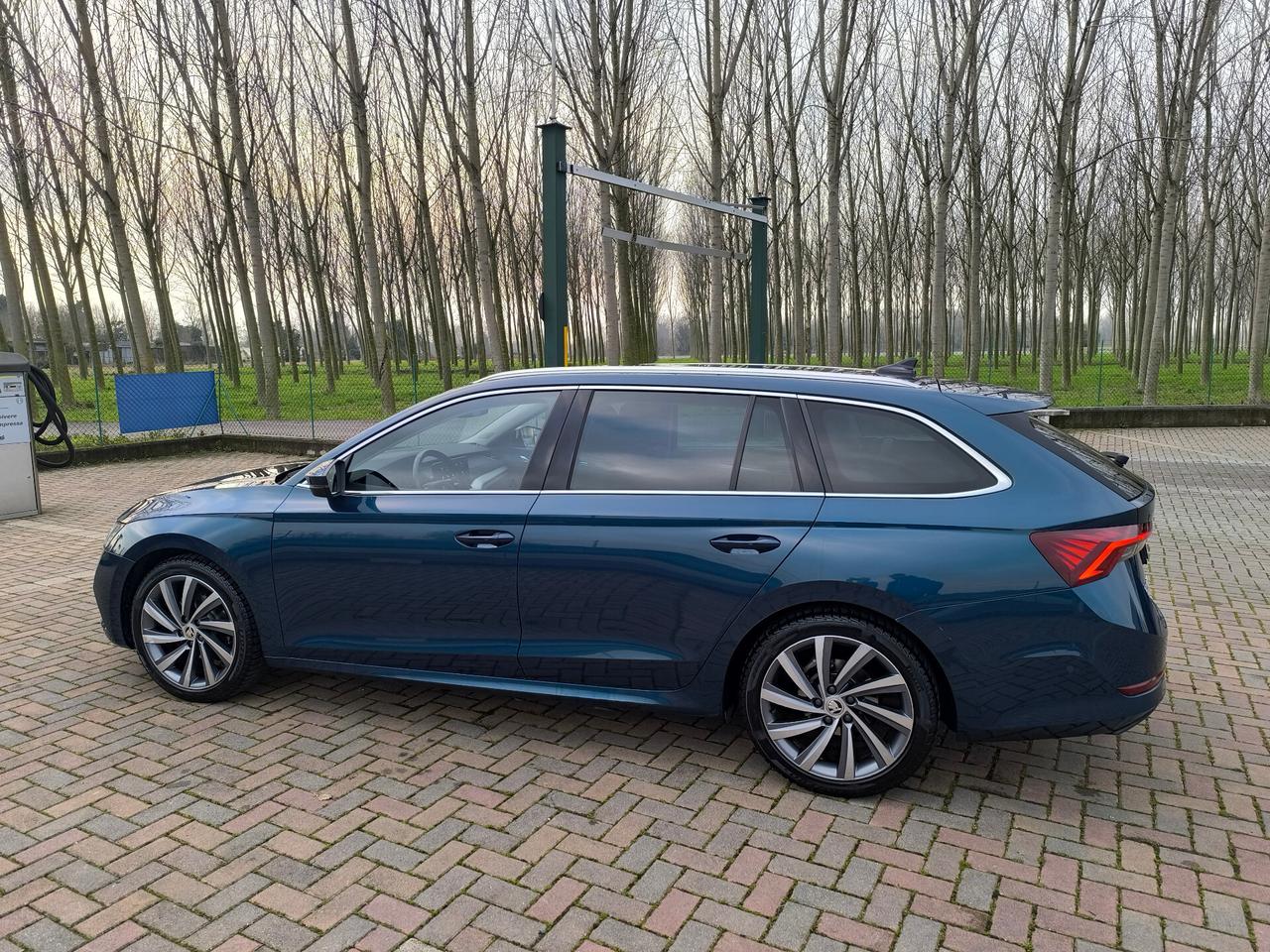 Skoda Octavia 1.5 e-TEC DSG Wagon Style