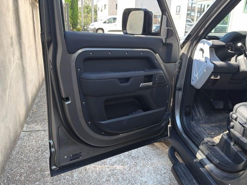 Land Rover Defender 3.0 D6 200 110 S AWD auto. N1 autocarro