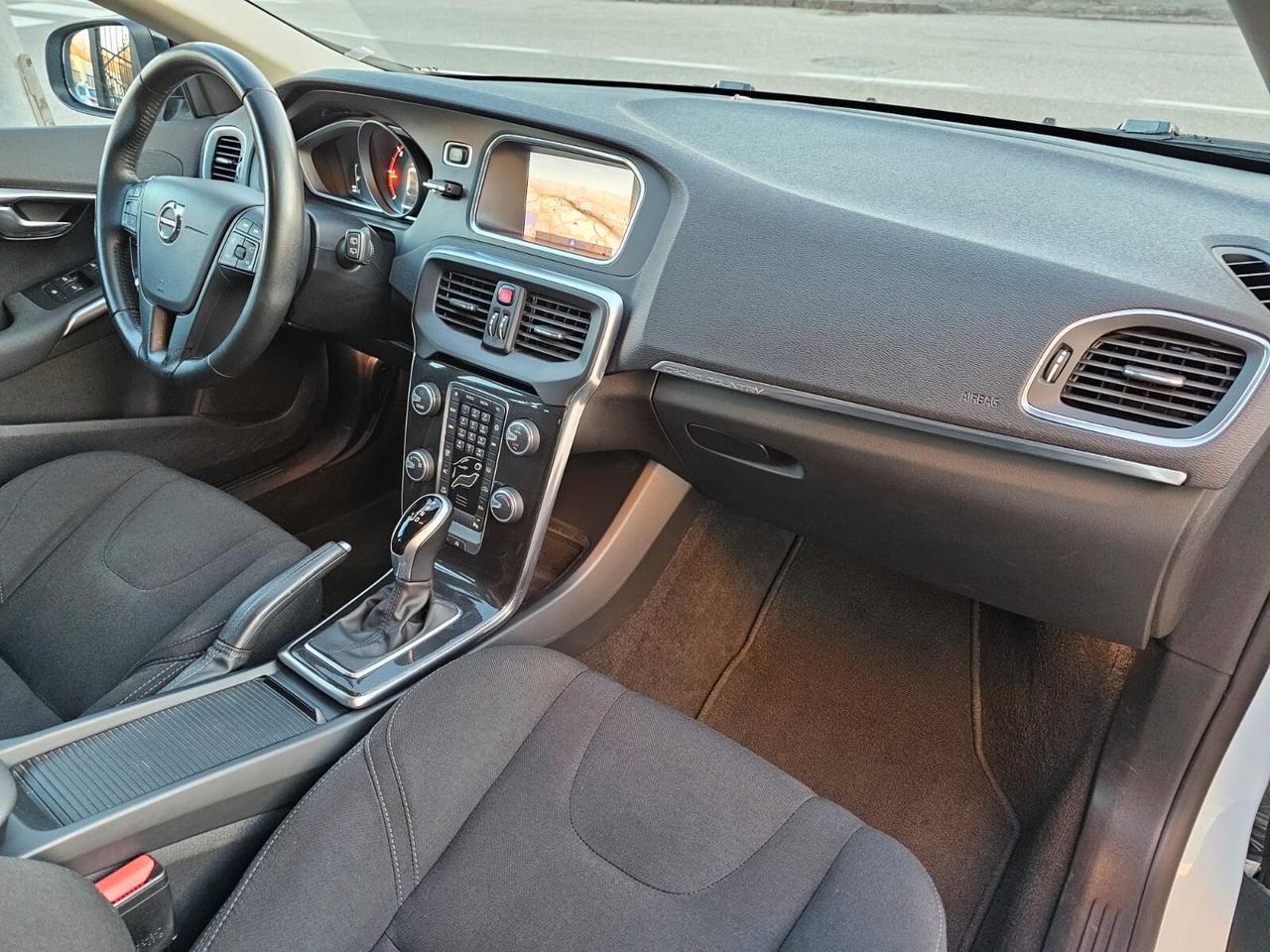 Volvo V40 2.0 D2 120cv Cross Country*Geartronic*Business*Navi*Pdc*Euro6*