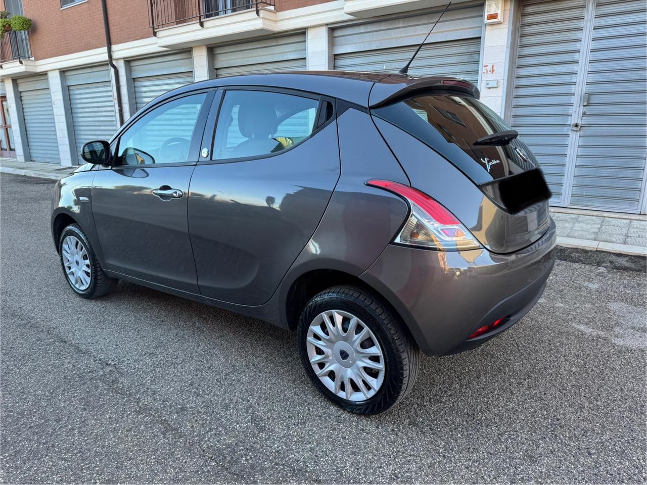 Lancia Ypsilon 0.9 TwinAir 85 CV 5 porte Metano Ecochic Gold