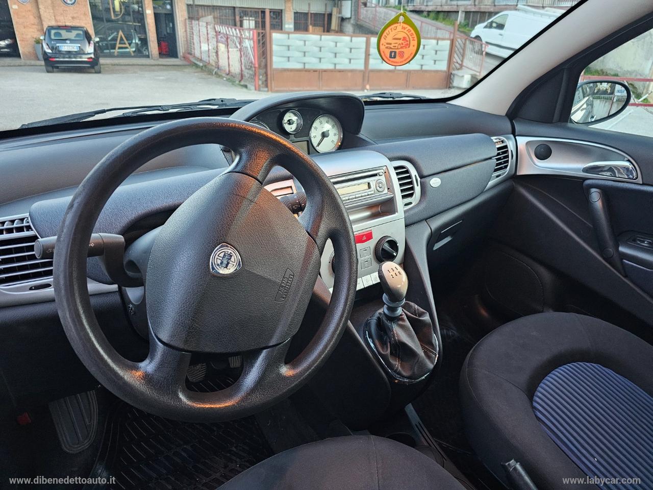 LANCIA Ypsilon 1.2 Argento NEOPATENTATI