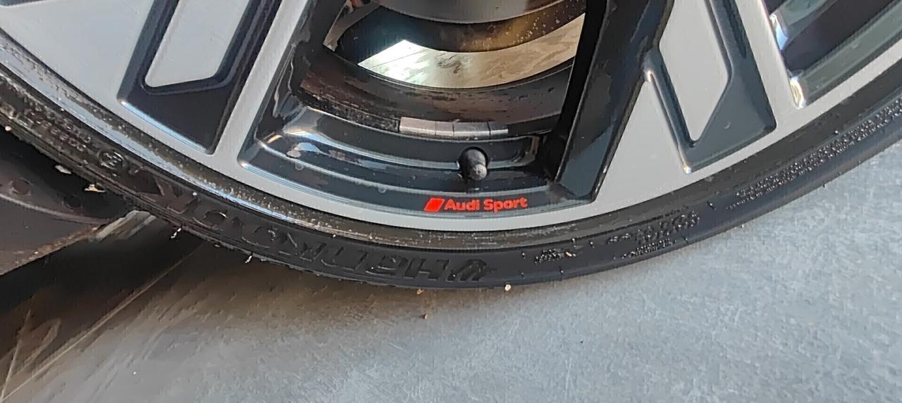 Audi A4 40 TDI quattro S tronic S line edition