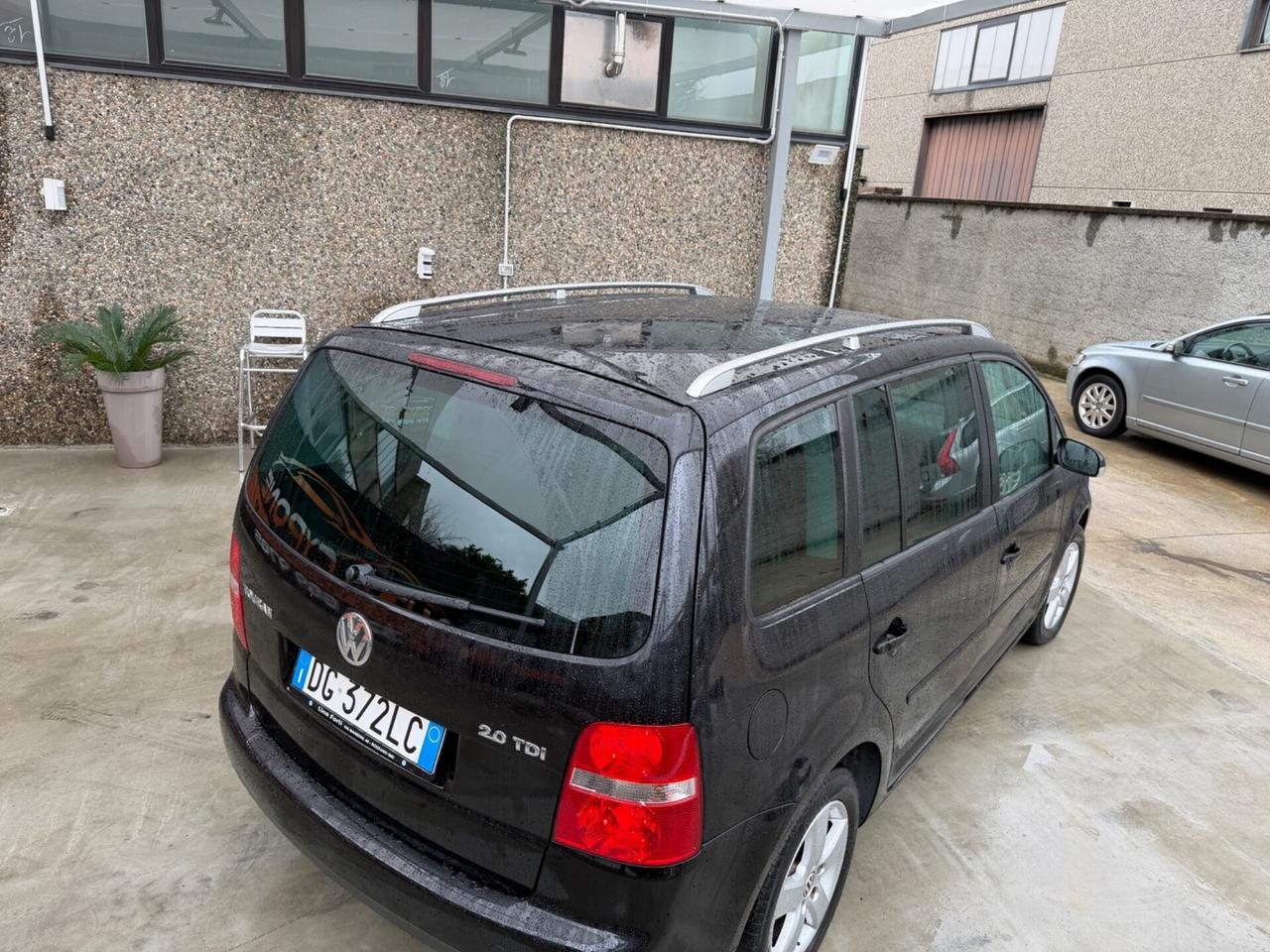 VW Touran 2.0 TDI 5-POSTI 6-MRCE FAMIGLIARE