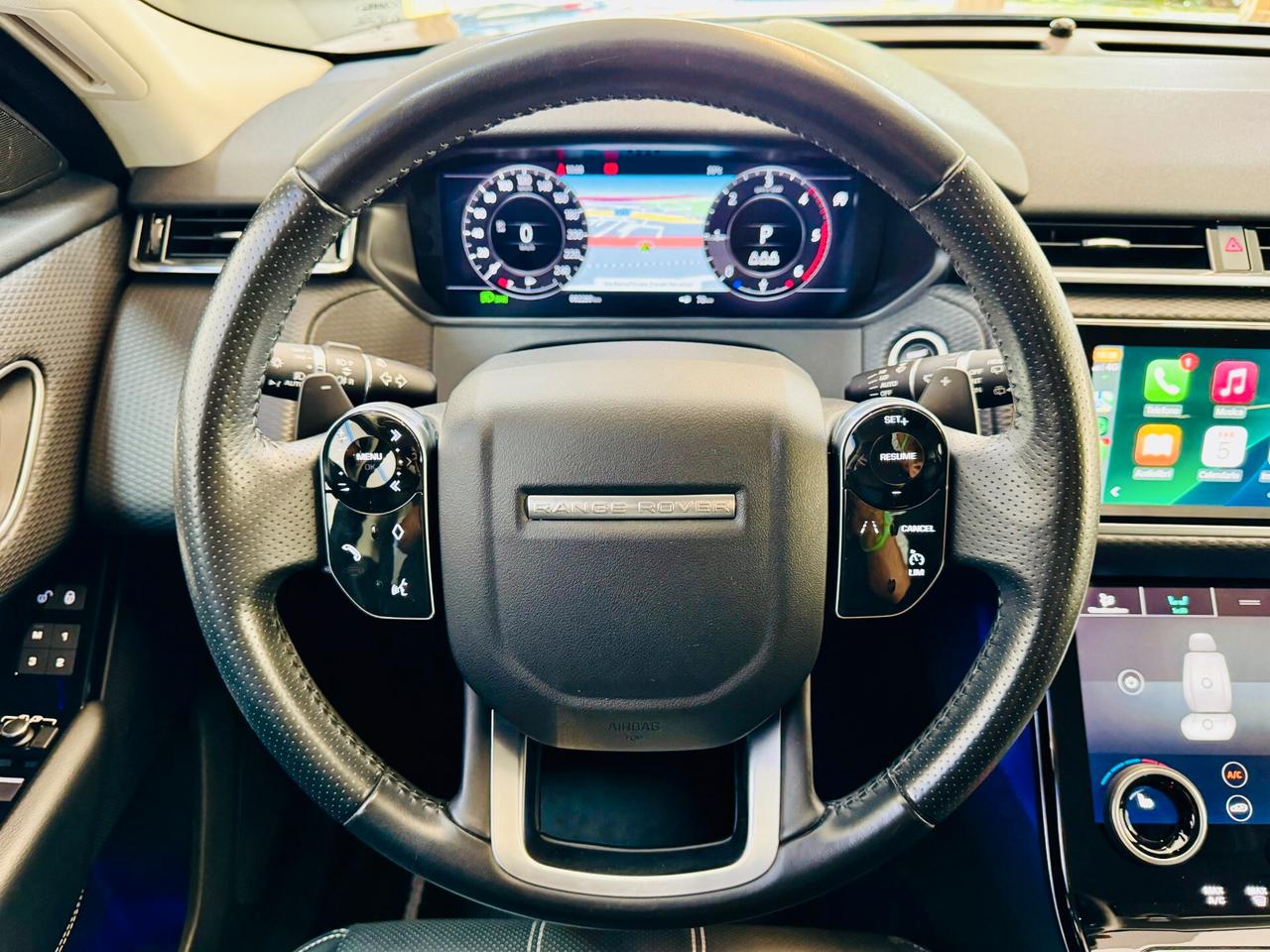 Range Rover Velar 2.0D 180 CV CarPlay - APPROVED