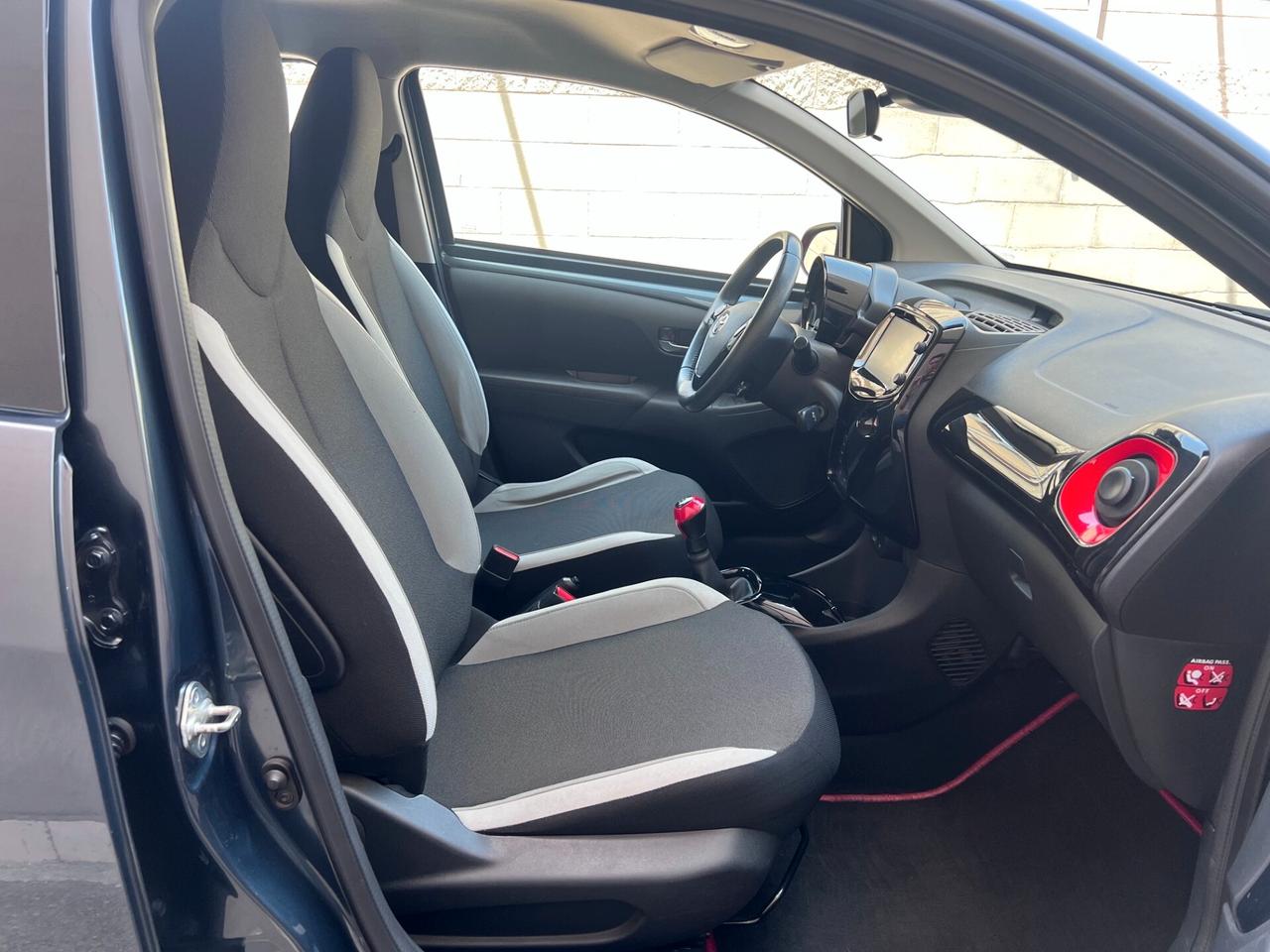 Toyota Aygo 5pt 1.0 72cv X-PLAY CLIMA/TELCAMERA/15; PERFETTA!!