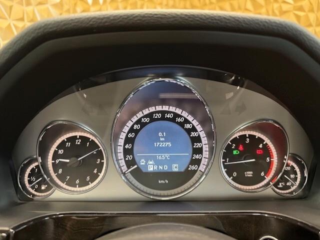 Mercedes-benz E 220 CDI BlueEFFICIENCY Avantgarde