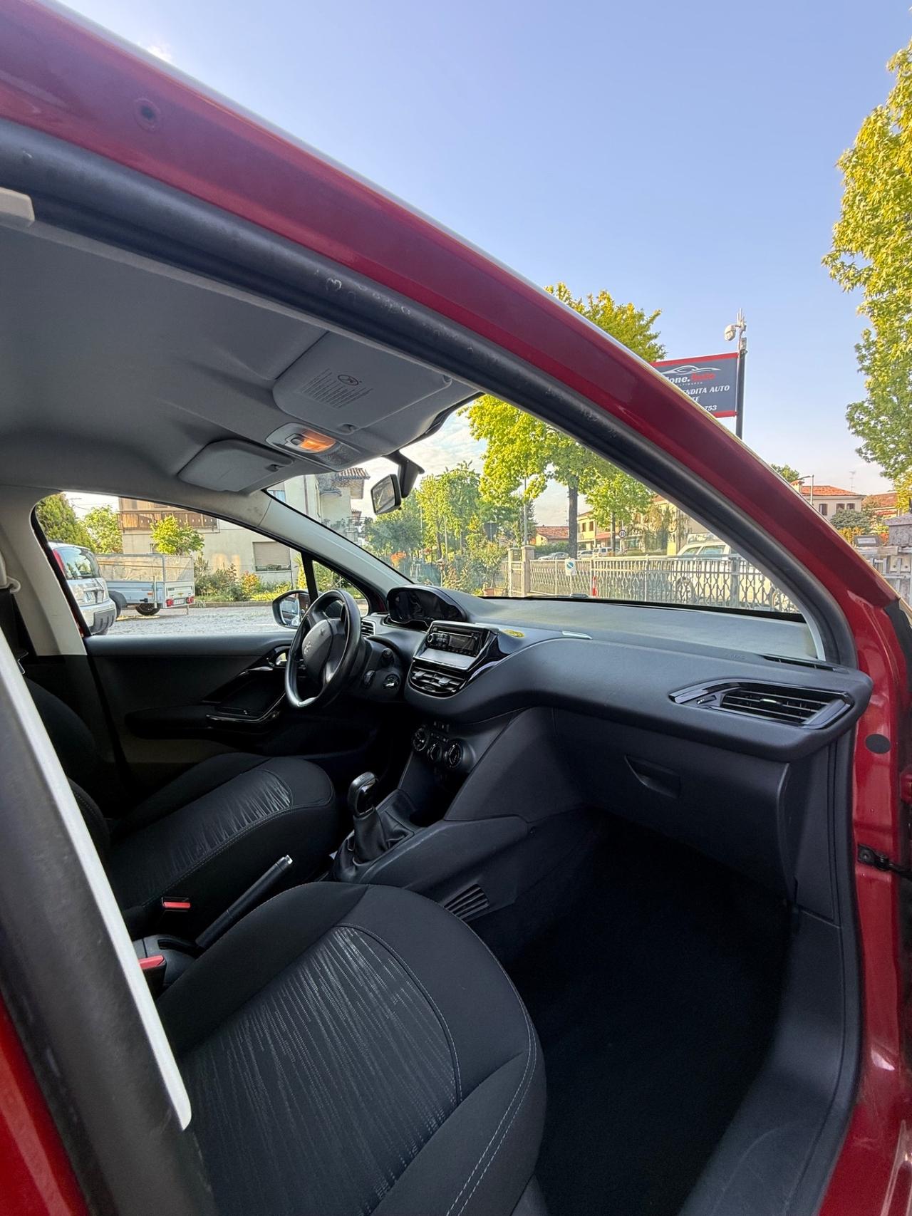 Peugeot 208 1.2 VTi 82 CV 5 porte Access ok neopatentati