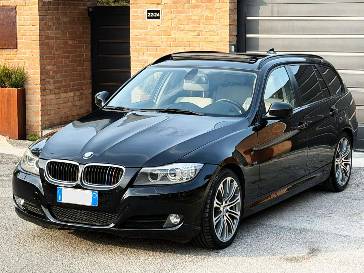 Bmw 318d aut-Restyling-Navi.Tetto,Pelle,Xeno-Full-Euro5