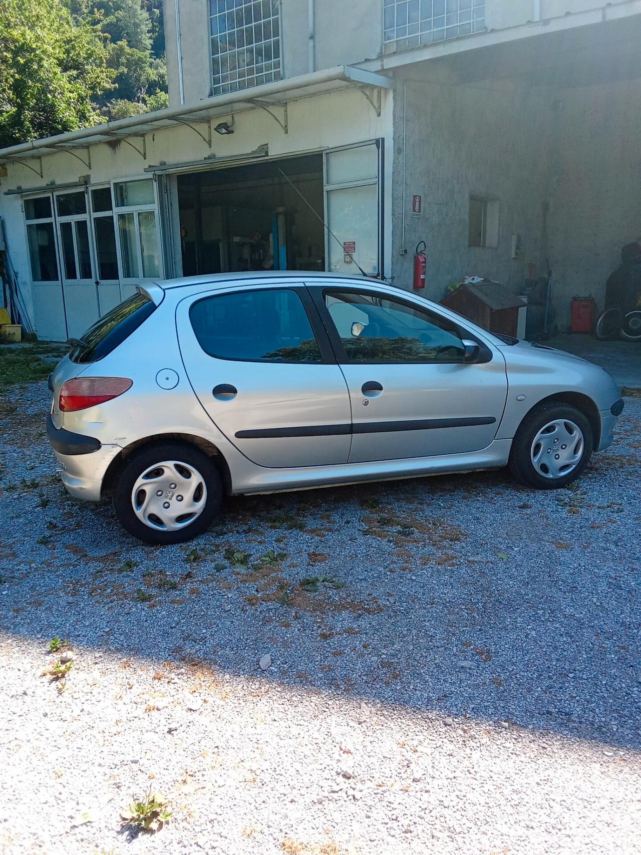 Peugeot 206 1.200