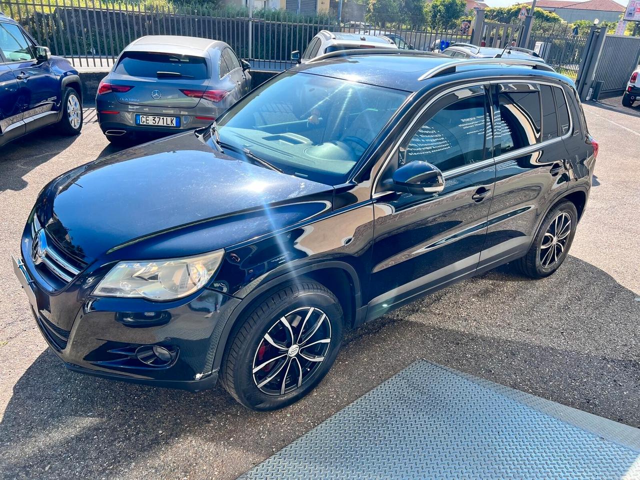 Volkswagen Tiguan 2.0 16V TDI DPF tiptronic Sport & Style (18°)
