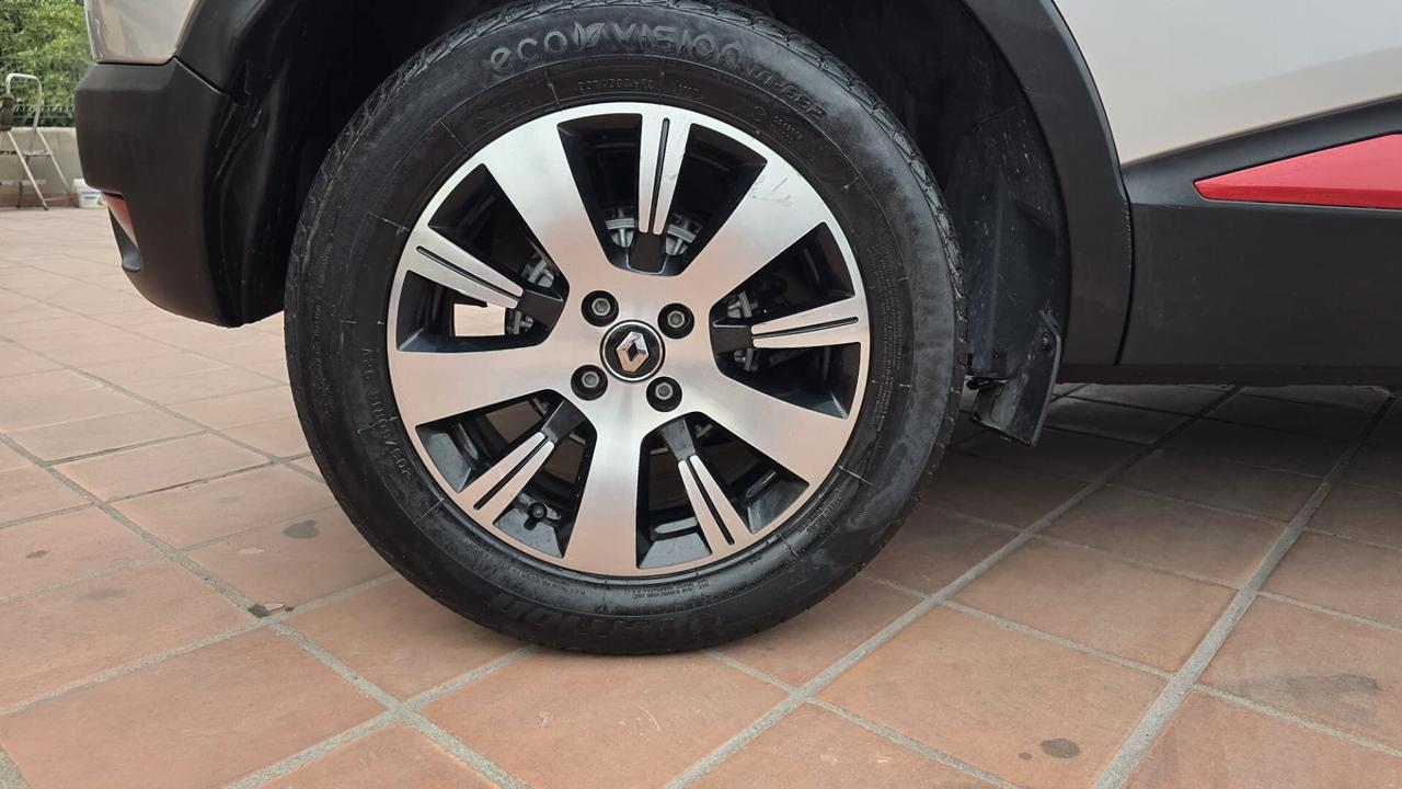 Renault Captur dCi 8V 90 CV EDC Start&Stop Energy Initiale Paris