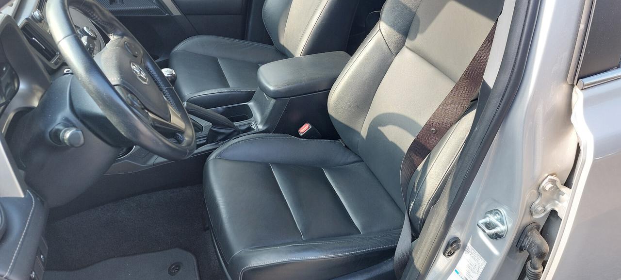 Toyota RAV 4 RAV4 2.0 D-4D 4WD Lounge
