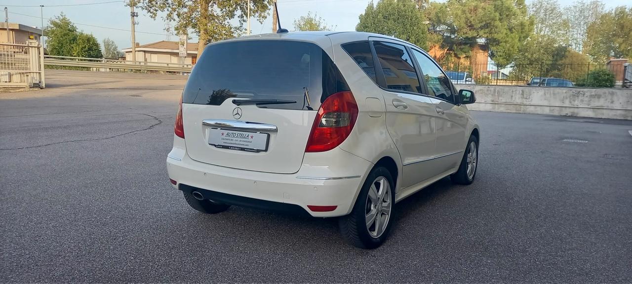 Mercedes-Benz Classe A 180 CDI All. Avantgarde Diesel cc. 1.9 CV. 109 Cambio Automatico 5 Porte 5 Posti Euro 5 Utilizzabile anche per i Neopatentati.