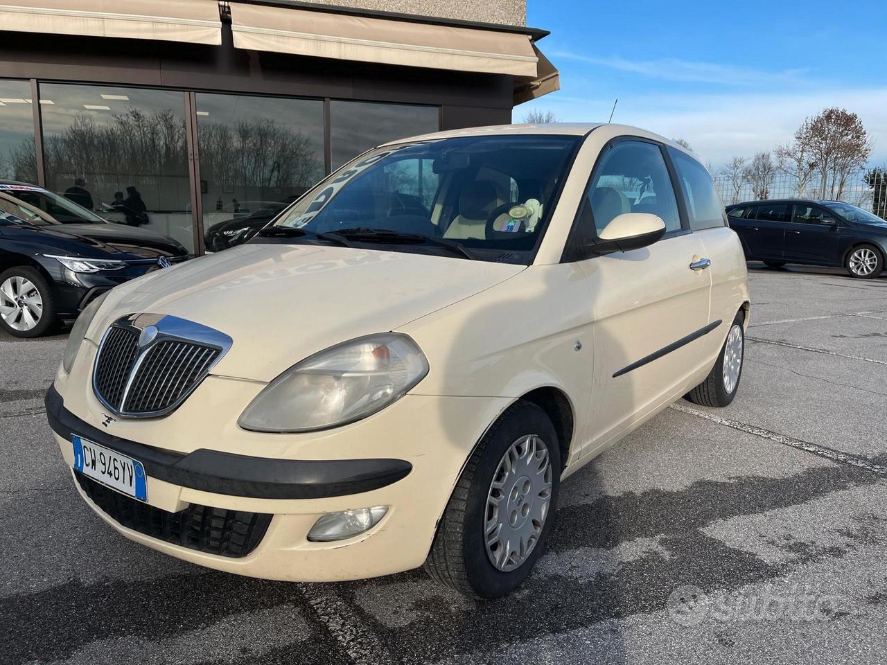 Lancia Ypsilon 3 Porte Ypsilon 1.2 16v Argento GPL