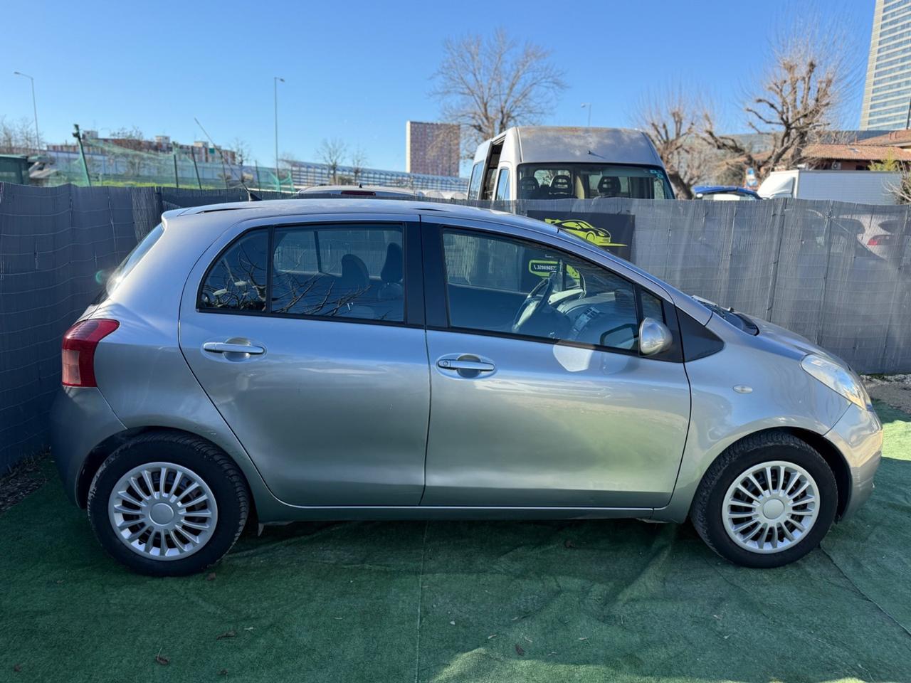 Toyota YARIS 1.0 BENZINA SOL NEOPATENTATI 5 PORTE