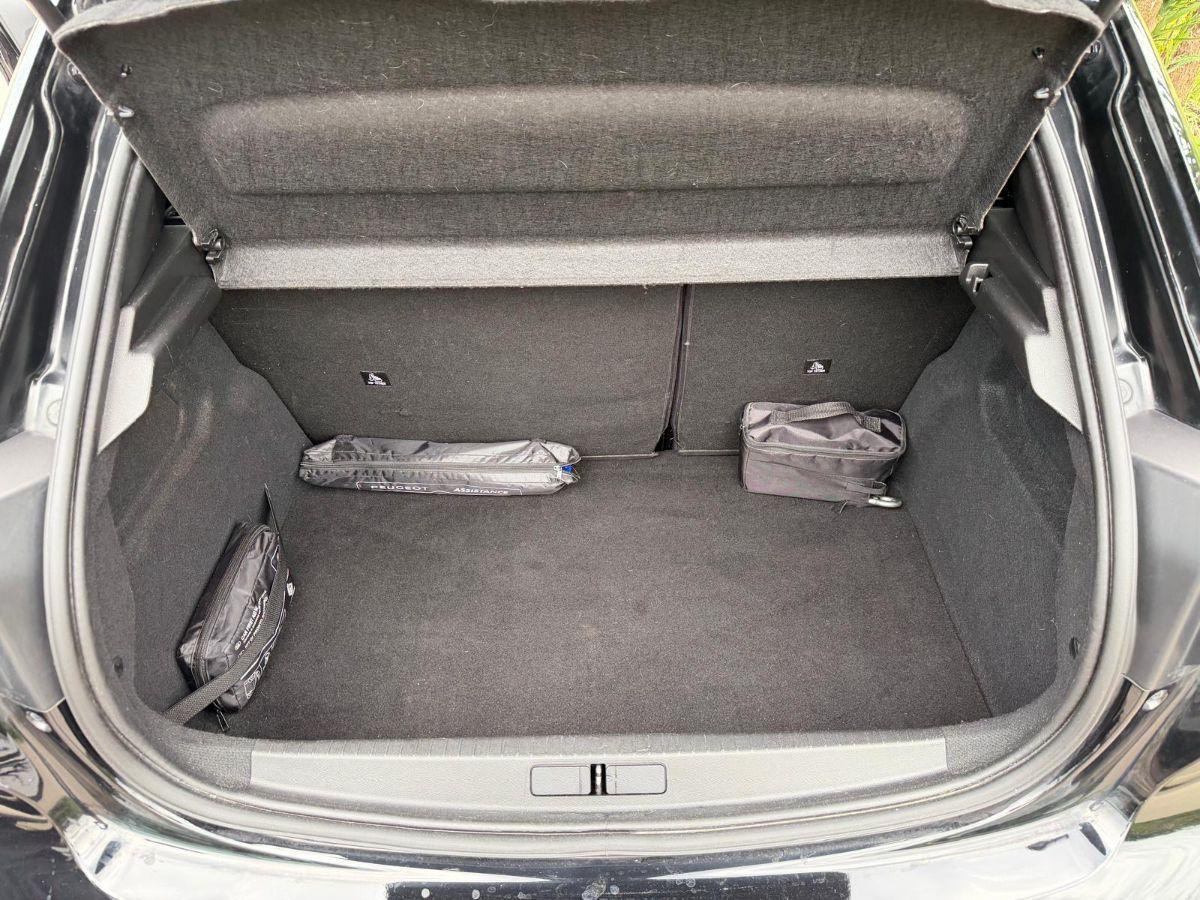 PEUGEOT - 208 - BlueHDi 100 S&S 5p. Allure