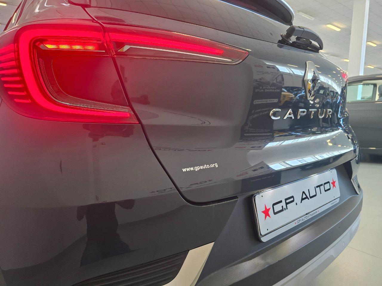 Renault Captur 1.6 E-Tech full hybrid Techno 145cv auto