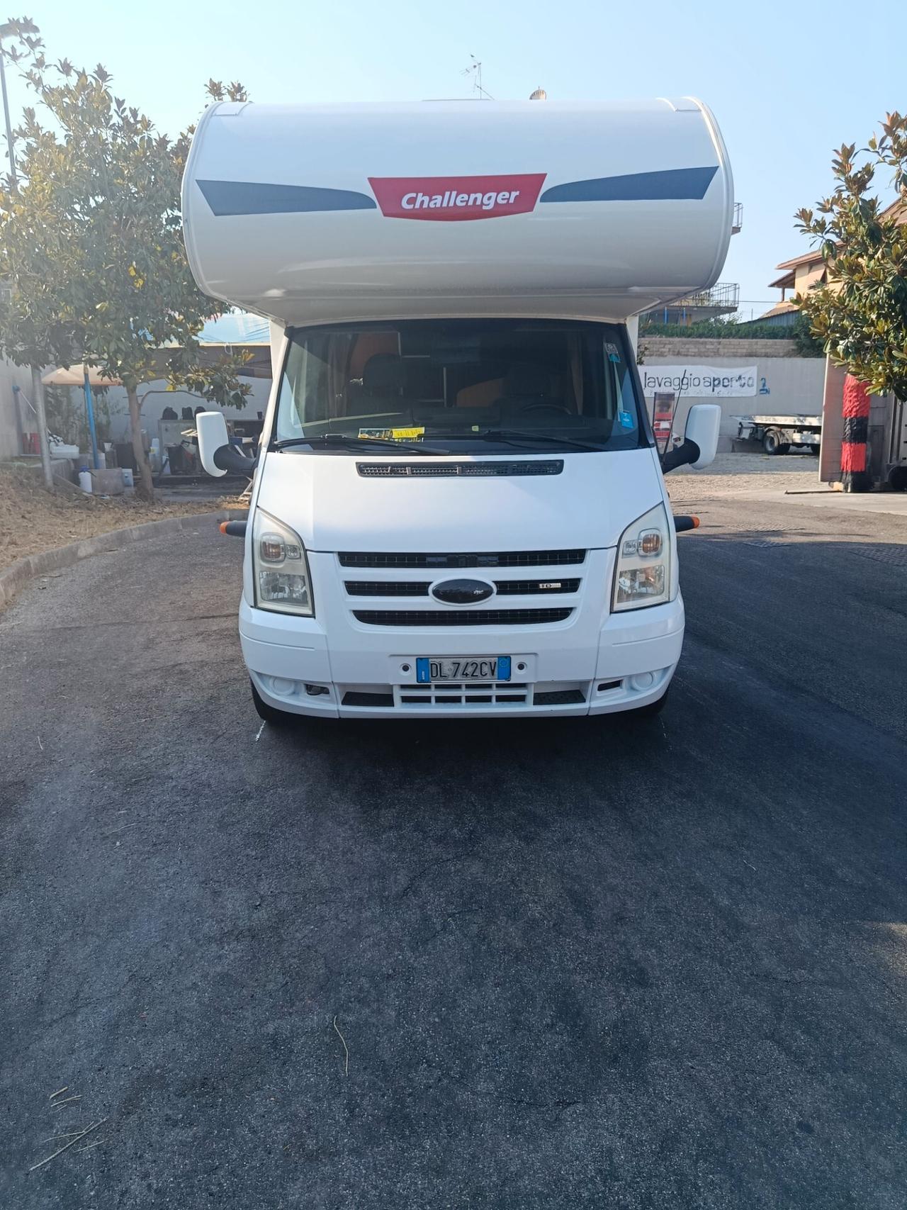 Challenger Genius49 7 posti letto