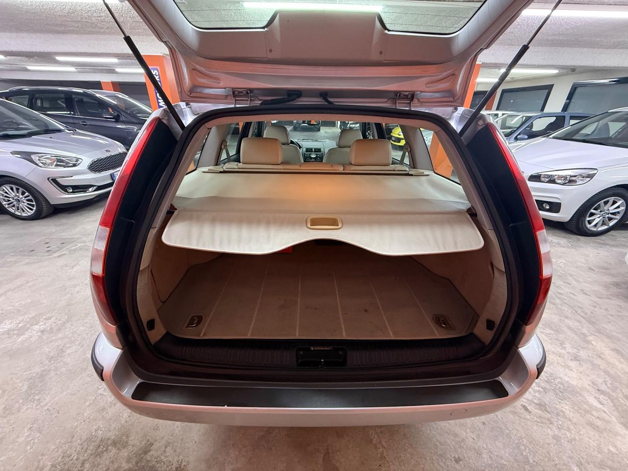 Ford Mondeo 2.0 TDDi cat SW Ghia - 116CV