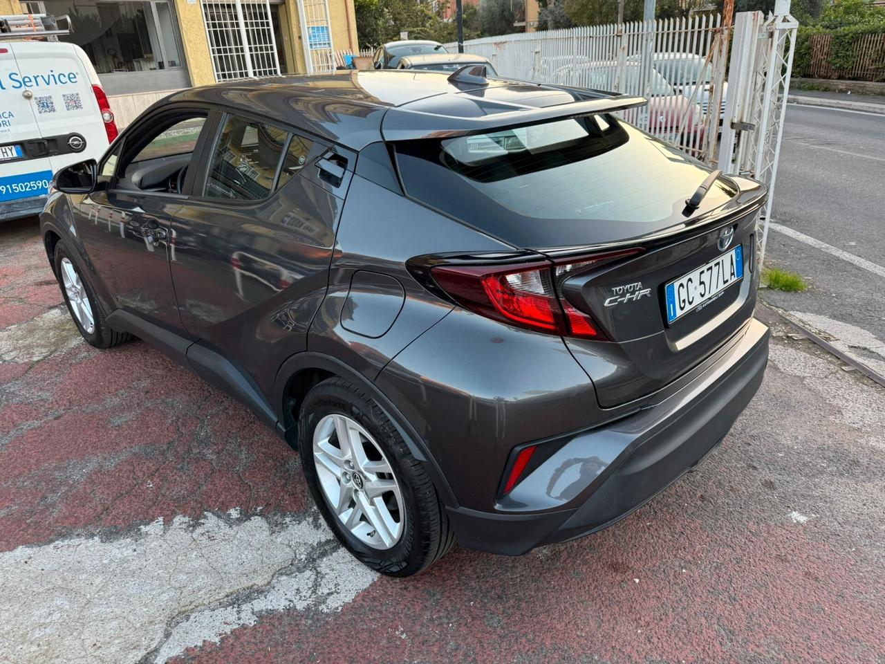 Toyota C-HR 1.8 Hybrid E-CVT Lounge