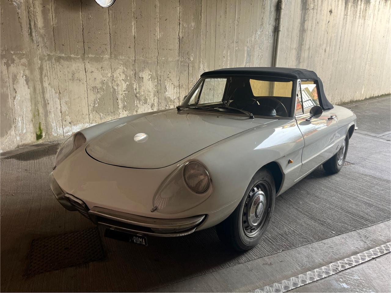 Alfa Romeo Spider 1750 Osso di seppia