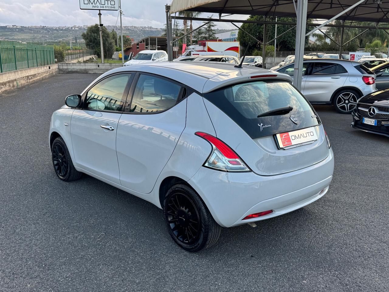 Lancia Ypsilon 1.0 FireFly 5 porte S&S Hybrid Ecochic Silver