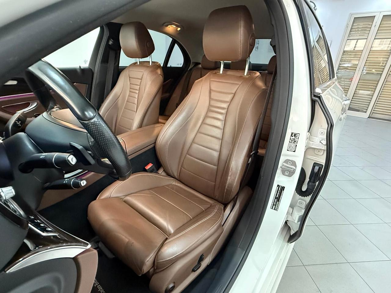 MERCEDES- BENZ KLASSE E 220 D 195 CV 4MATIC AMG PREMIUM OFFERTA