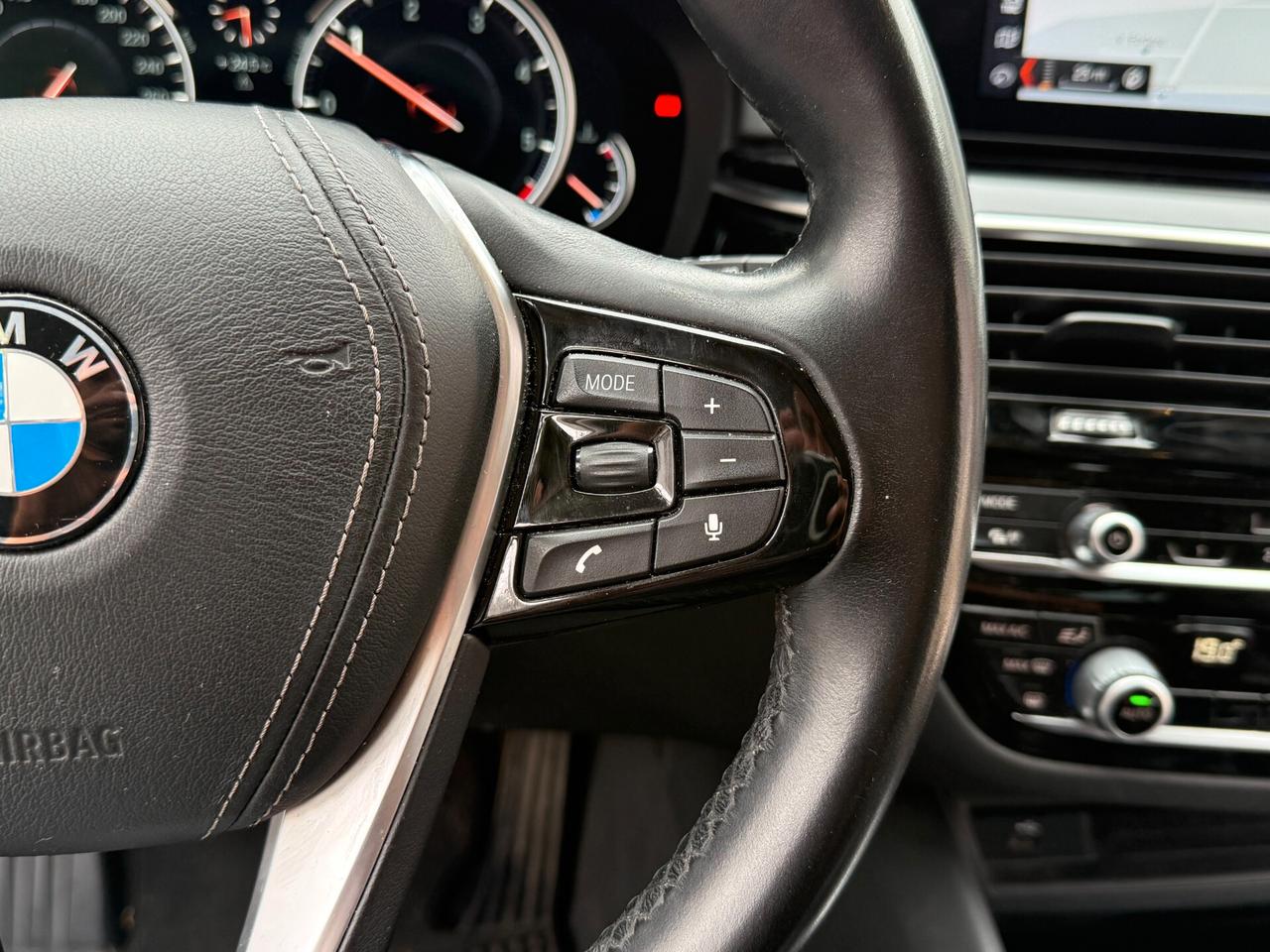 Bmw 520d Touring Sport Line NAVI LED - 2019