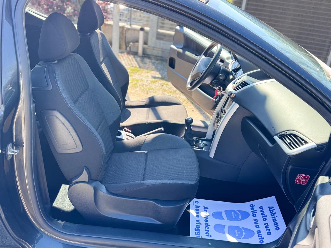 Peugeot 207 1.4 Benzina 73cv Cambio- 77.000km 2013