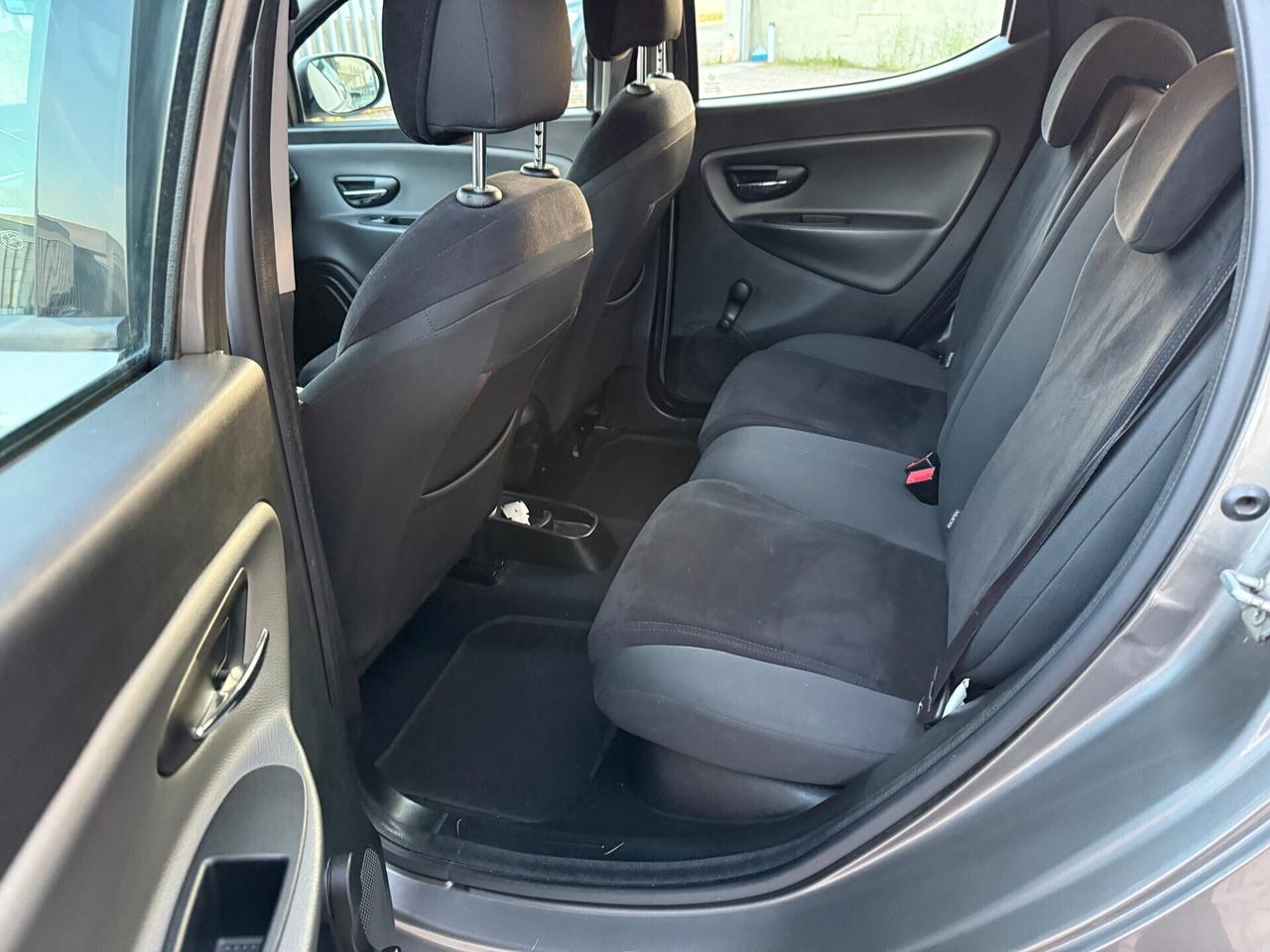 Lancia Ypsilon 1.3 MJT 75 CV Platinum Pochi Km