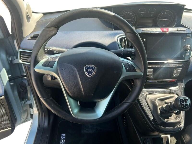 Lancia Ypsilon 1.0 FireFly 70cv Hybrid Platino