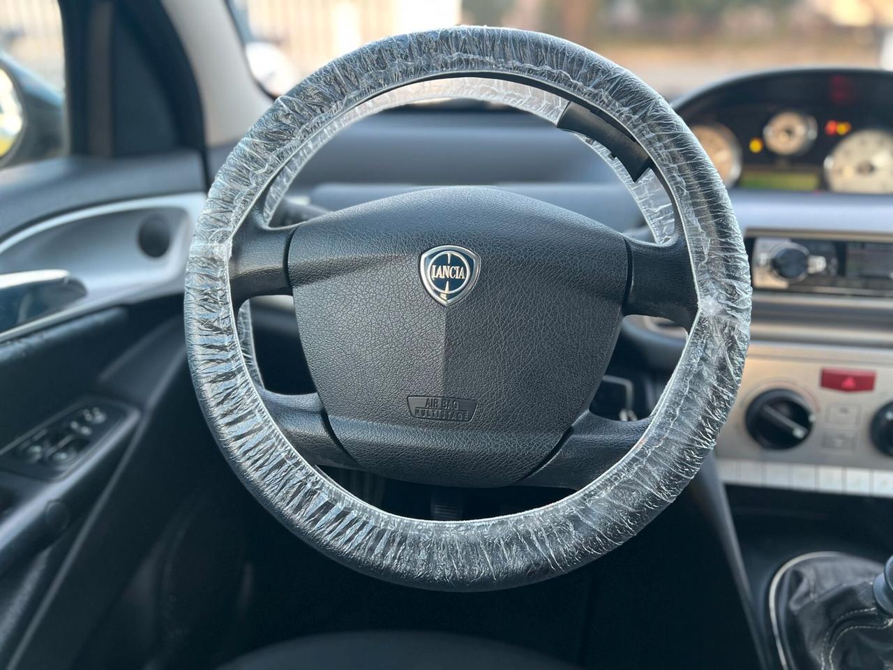 Lancia Ypsilon 1.2 Versus