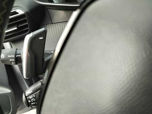 Peugeot 208 PureTech 100 Stop&Start EAT8 GT