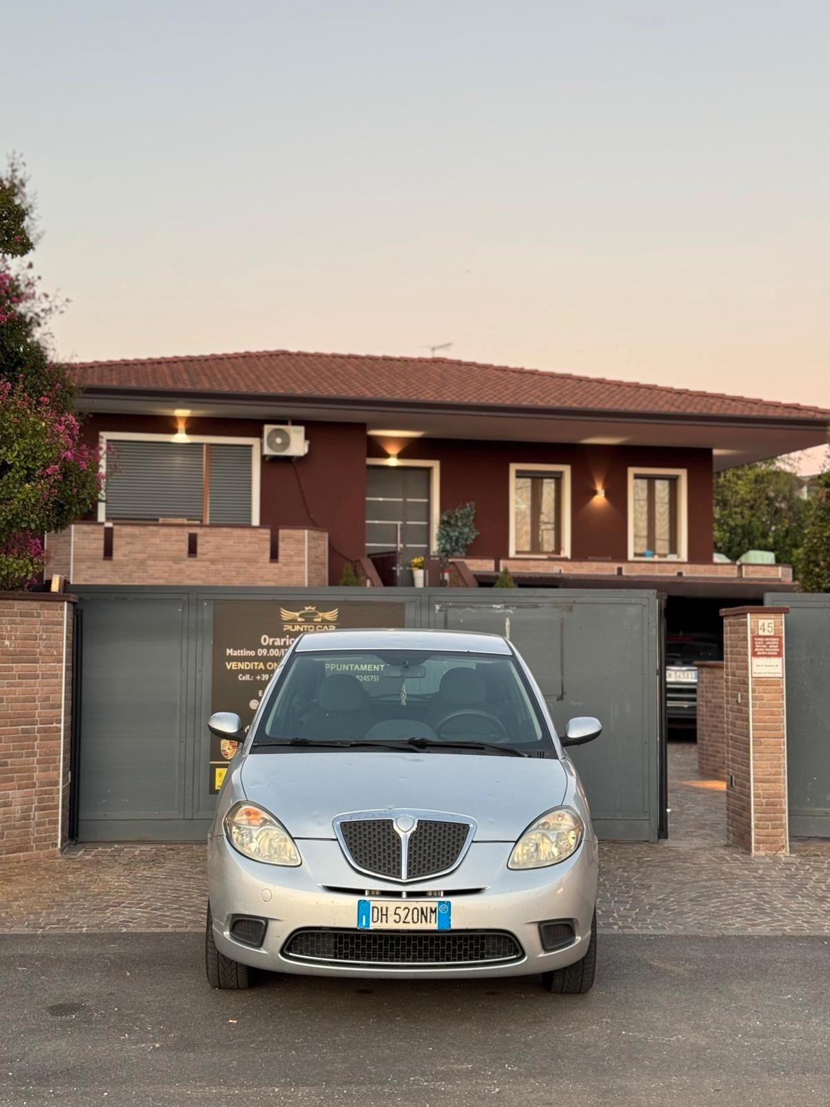 Lancia Ypsilon 1.2 Argento