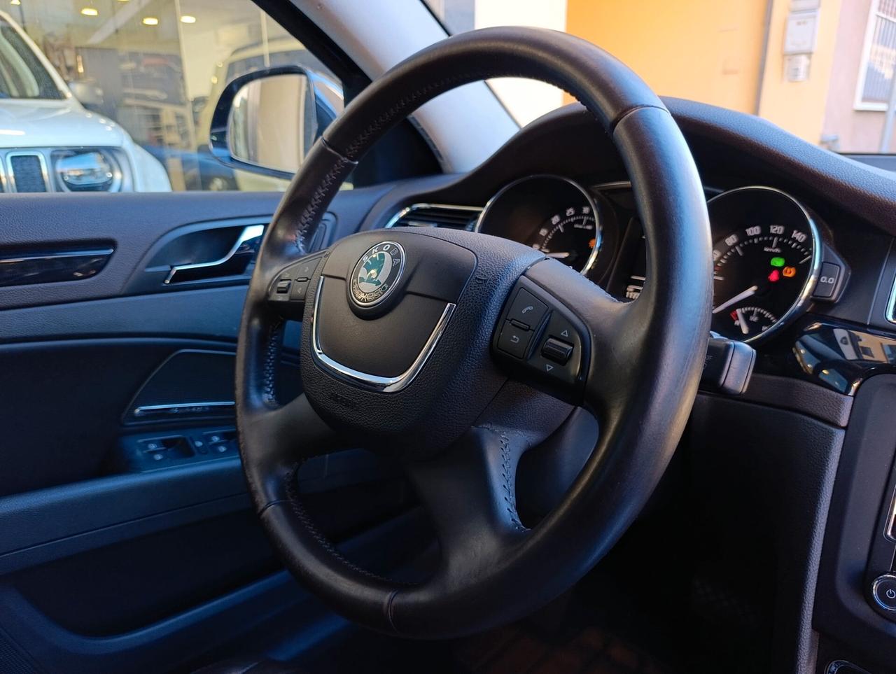 Skoda Superb 2.0 TDI CR 170CV DSG Laurin&Klement